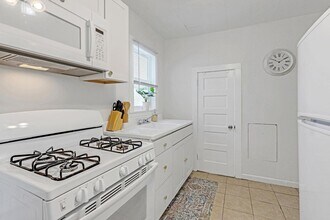 335 Malverne Rd in West Palm Beach, FL - Building Photo - Building Photo