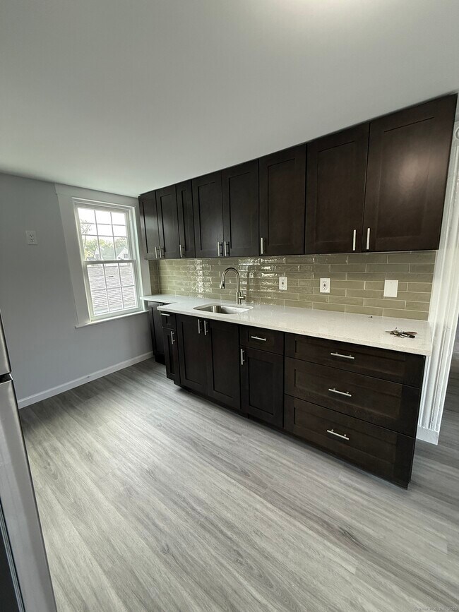 217 Orange St in Waterbury, CT - Foto de edificio - Building Photo