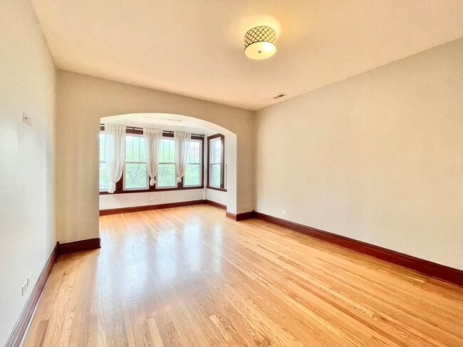 2652 N Harding Ave, Unit 02 in Chicago, IL - Foto de edificio - Building Photo