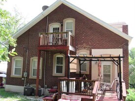 7415 Wellington Ave in University City, MO - Building Photo
