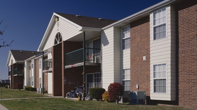 Marshfield Heights Apartments in Marshfield, MO - Building Photo - Building Photo