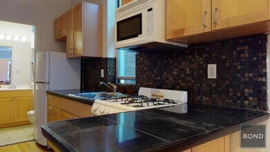 1654 3rd Ave in New York, NY - Building Photo - Building Photo