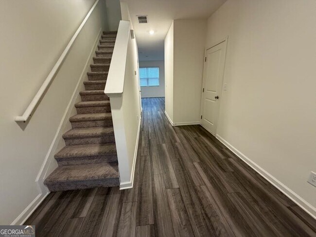 35300 Condor Ct in Atlanta, GA - Foto de edificio - Building Photo