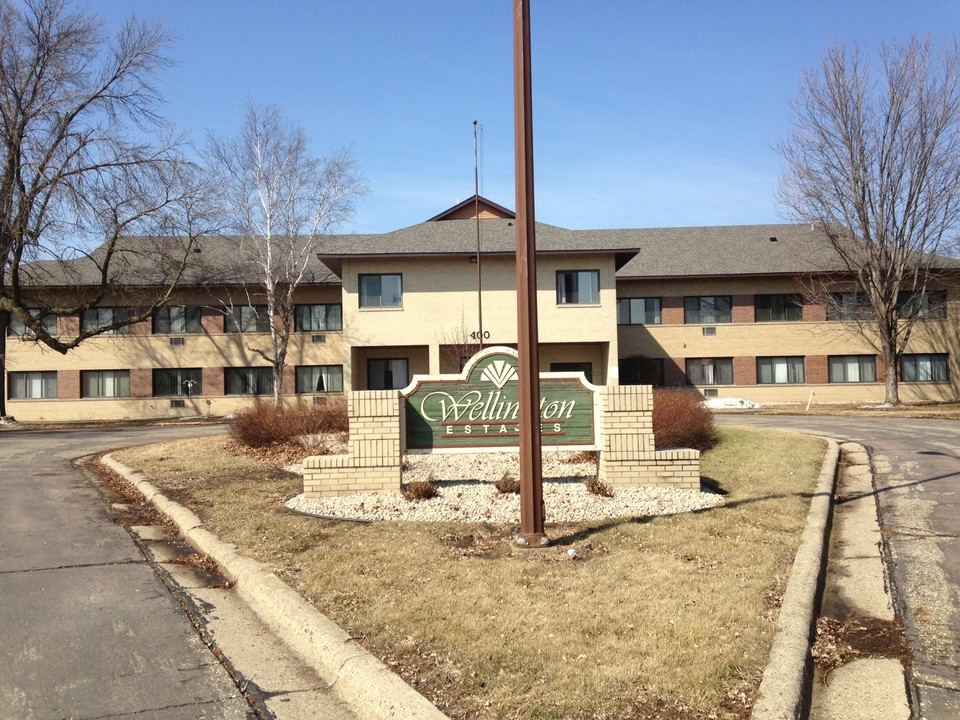 Wellington Estates in Wells, MN - Building Photo