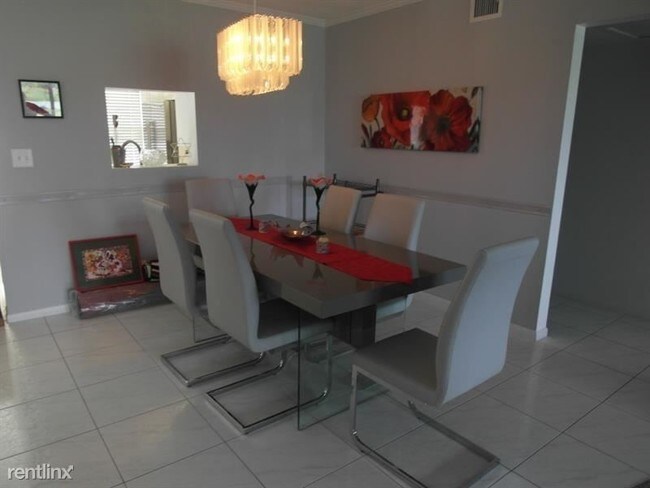 2801 Victoria Way in Coconut Creek, FL - Building Photo - Building Photo