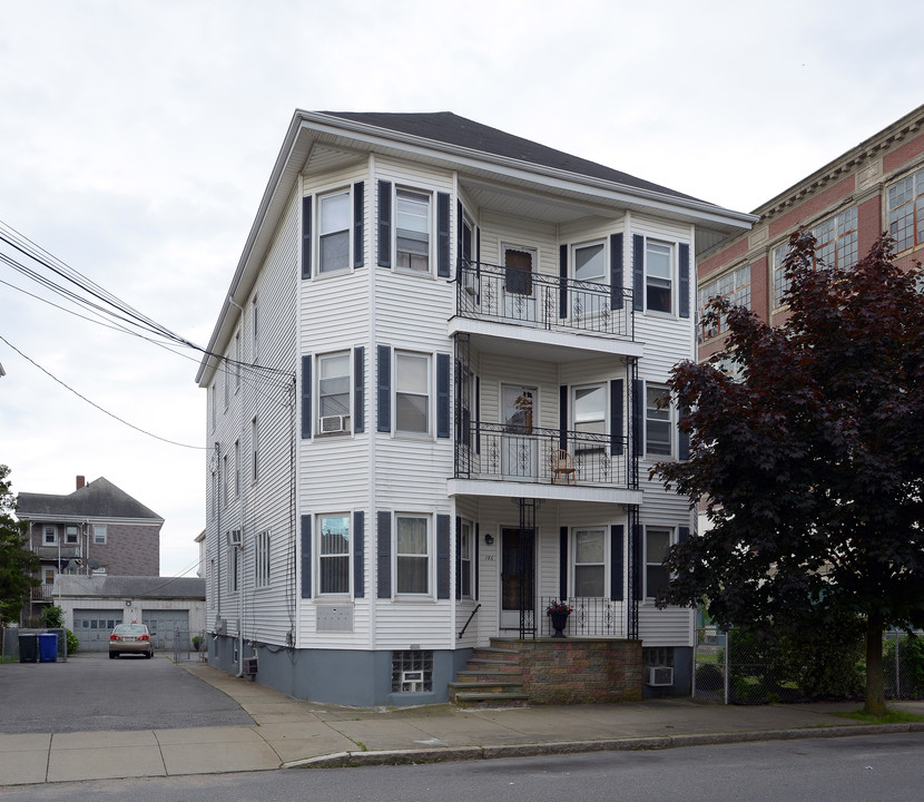 186 Deane St in New Bedford, MA - Building Photo