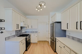 12166 White Tail Ln in Huntley, IL - Building Photo - Building Photo