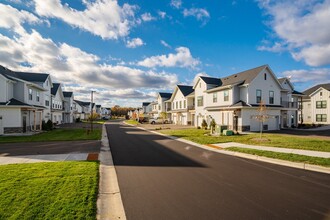 Sundance Woodbury in Woodbury, MN - Building Photo - Building Photo