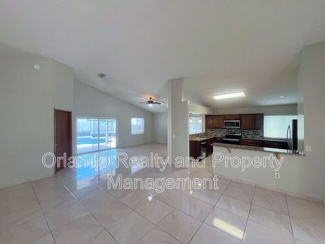 2505 Kingston Ct in Kissimmee, FL - Building Photo - Building Photo