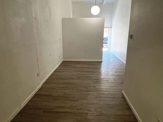 2869 38th Ave, Unit 2869 in Oakland, CA - Foto de edificio - Building Photo