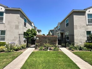 M-E Bldg 3 in Long Beach, CA - Building Photo - Interior Photo
