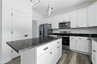 236 Buxton Ave in Newport News, VA - Foto de edificio - Building Photo