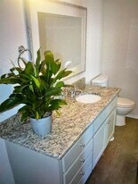 2701 Livingston Ave in Fort Worth, TX - Building Photo