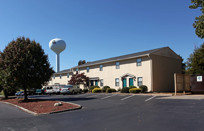 LaGrande Apartments in Lewisville, NC - Building Photo - Building Photo