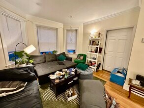 73 Thatcher St in Brookline, MA - Building Photo - Building Photo