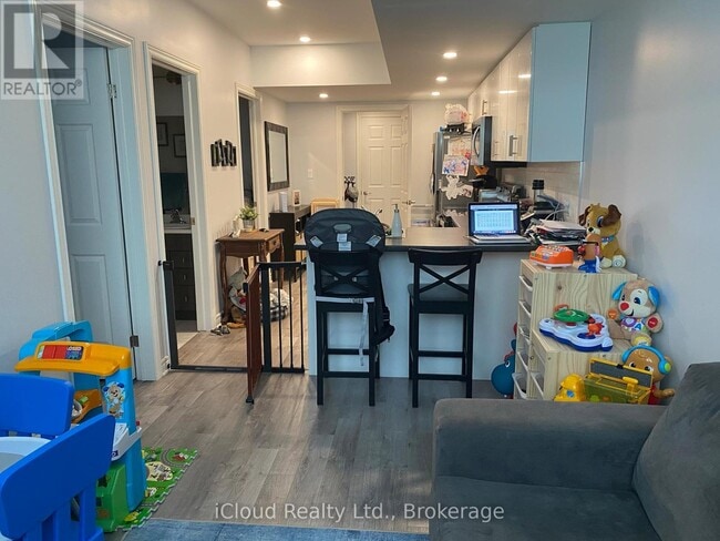 10A Lloyd St in St Catharines, ON - Building Photo - Building Photo