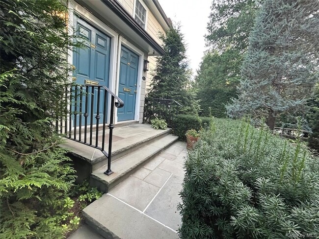 26 Dunes Ln, Unit B in Port Washington, NY - Building Photo - Building Photo