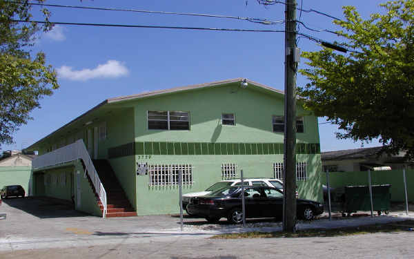 Seaside Apartments in Miami, FL - Building Photo - Building Photo