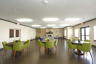 Sansom Pointe Senior in Sansom Park, TX - Building Photo - Interior Photo