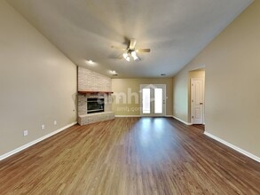 1460 Persimmon Cir in Greenfield, IN - Building Photo - Building Photo