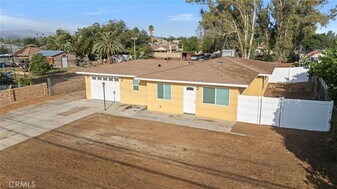 9219 Colorado Ave, Unit 407 in Riverside, CA - Building Photo