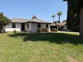 2400 Greenfield Ave, Unit MainHome in Arcadia, CA - Building Photo