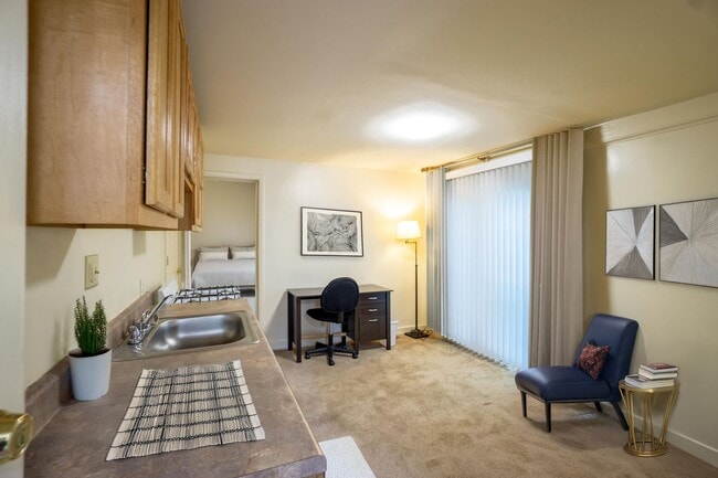 113 Comstock Pl in Syracuse, NY - Building Photo - Building Photo