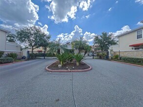 270 Valencia Cir in St. Petersburg, FL - Building Photo - Building Photo