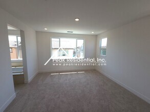 4407 Willow Grove Dr in Folsom, CA - Building Photo - Building Photo