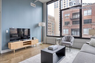 676 N La Salle Dr in Chicago, IL - Building Photo - Building Photo