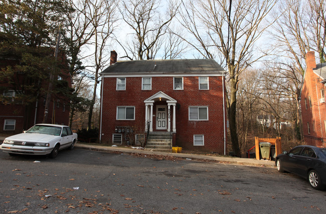 8306 Roanoke Ave in Takoma Park, MD - Building Photo - Building Photo