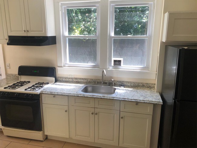 251 Euclid Ave in Trenton, NJ - Building Photo - Building Photo