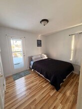 24800 Dunning St in Dearborn, MI - Building Photo - Building Photo