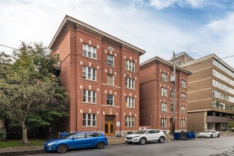 Cooper Ave in Ottawa, ON - Building Photo - Building Photo