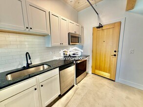 2701 Ingersoll Ave in Des Moines, IA - Foto de edificio - Building Photo