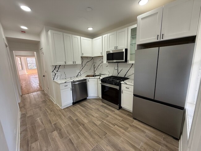 3116 N Clifton Ave, Unit 2 in Chicago, IL - Building Photo - Building Photo