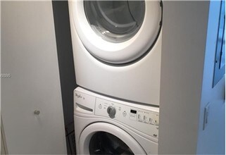 1300 Brickell Bay Dr-Unit -707 in Miami, FL - Building Photo - Building Photo