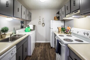 Highland Meadows Apartments in Memphis, TN - Building Photo