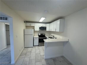 212 Orland St, Unit 28 in Las Vegas, NV - Building Photo - Building Photo