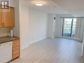 70 Town Centre Court in Toronto, ON - Building Photo - Building Photo