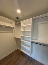 221 NE 26th Ter, Unit B12 in Miami, FL - Foto de edificio - Building Photo