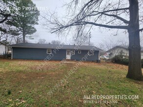 2832 W Mt Comfort Rd in Fayetteville, AR - Building Photo - Building Photo