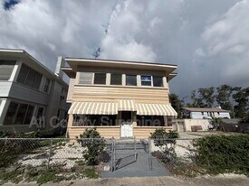 1000 6th St N in St. Petersburg, FL - Building Photo