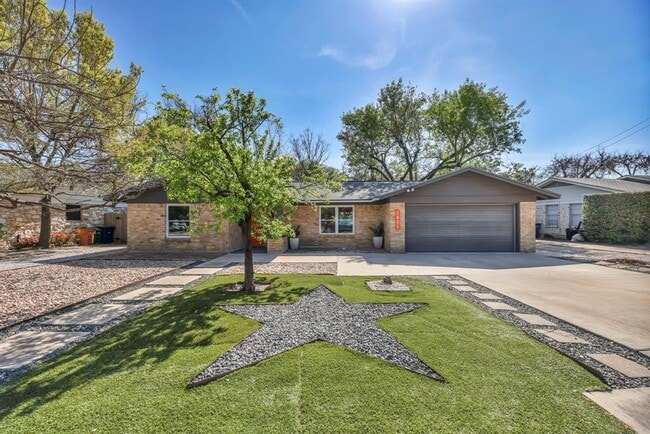 property at 2805 Silverway Dr