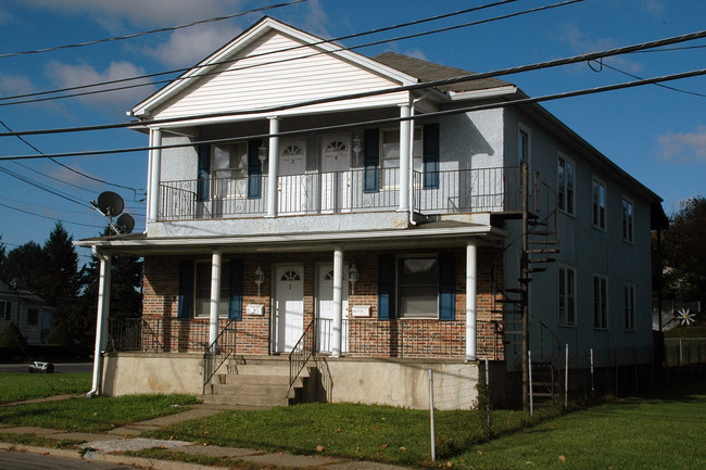 1128-1130 S Valley Ave in Throop, PA - Building Photo - Building Photo