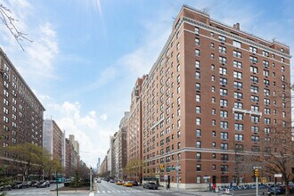 1130 Park Ave in New York, NY - Building Photo - Building Photo