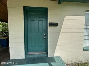 3427 Rogero Rd in Jacksonville, FL - Building Photo - Building Photo