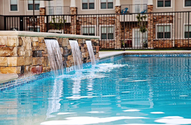 Central Park at Winstar Village Apartments in Thackerville, OK - Foto de edificio - Building Photo