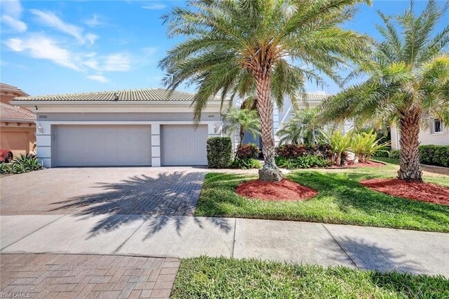 8910 Paseo De Valencia St in Ft. Myers, FL - Building Photo - Building Photo