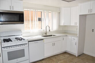 125 S Cypress St in Orange, CA - Building Photo - Building Photo